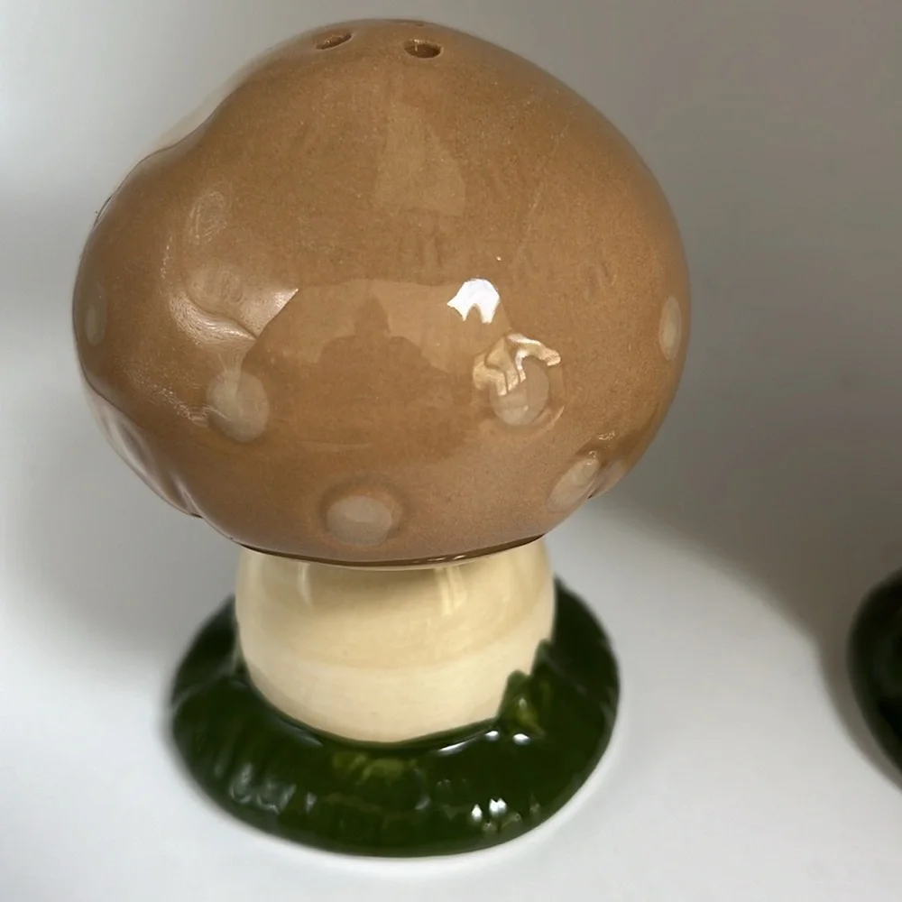 Mushroom Ceramic Salt and Pepper Shakers - Brown and Green - Picture 3 of 4
